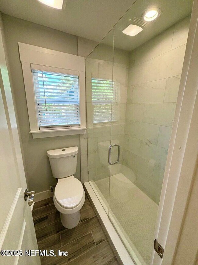 Building Photo - 5609 Hyde Park Cir