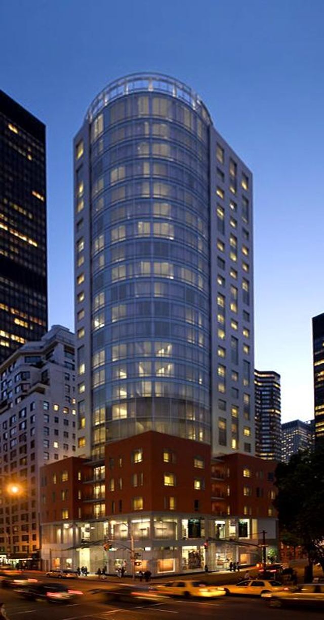 Building Photo - 250 E 49th St
