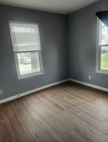 Building Photo - 412 Oneida St