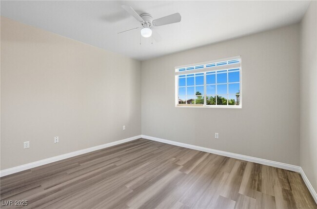 Building Photo - 4730 E Craig Rd