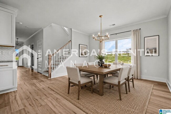 Building Photo - Rare 5 Bedroom Home for Rent!