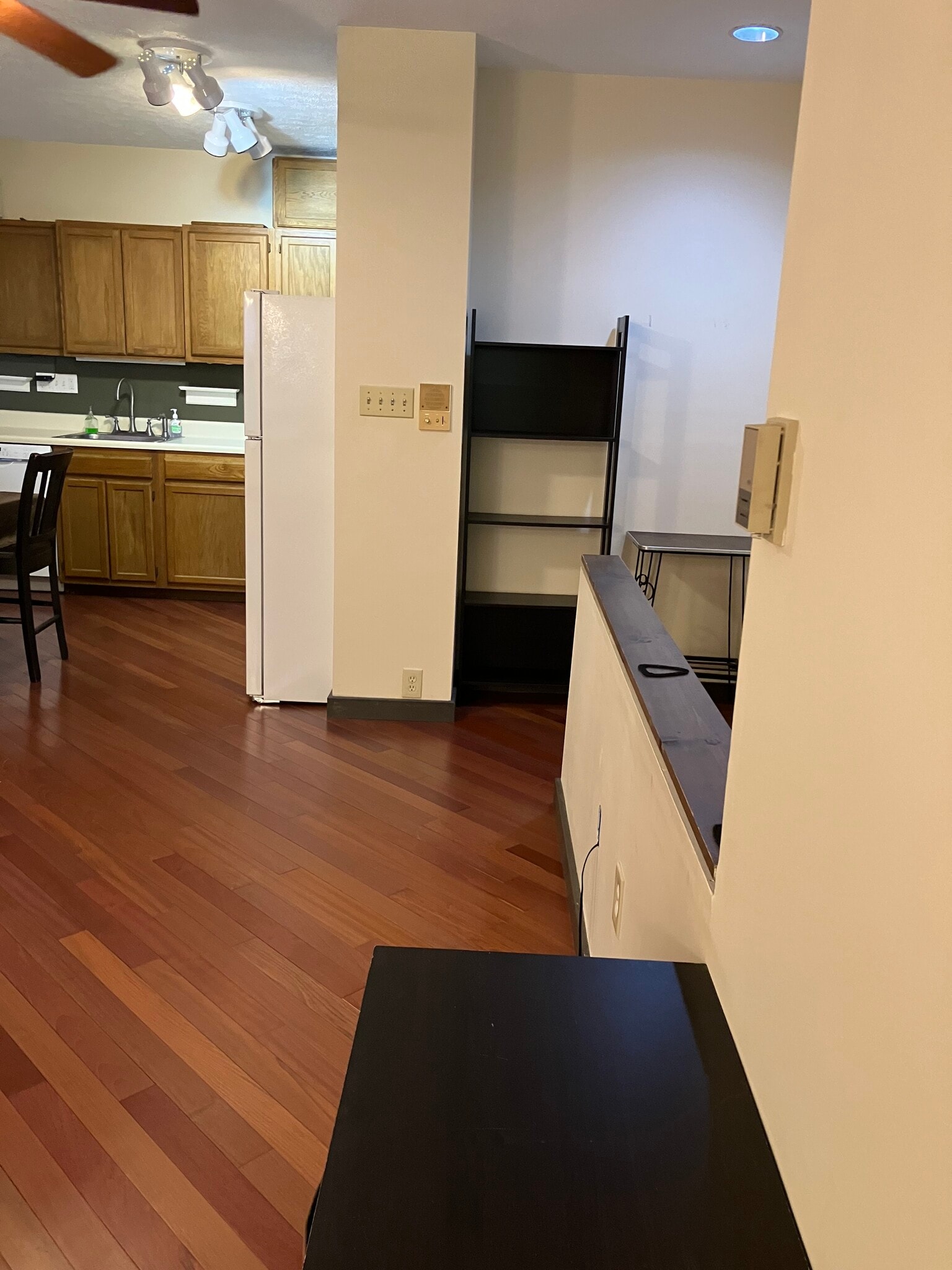 additional view of living room - 6344 Aurelia St