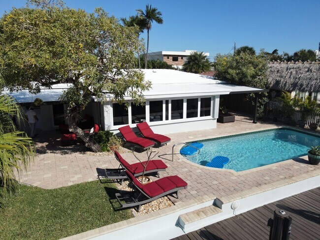 Building Photo - 2548 SE 14th St