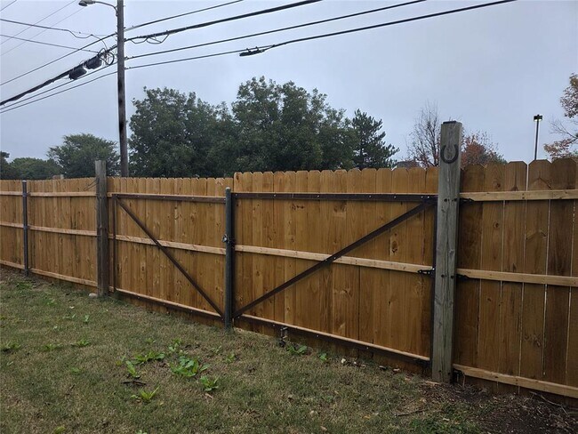 Building Photo - 3701 NW 59th St