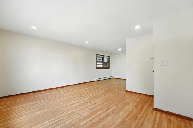 Building Photo - 36 Liberty Ave