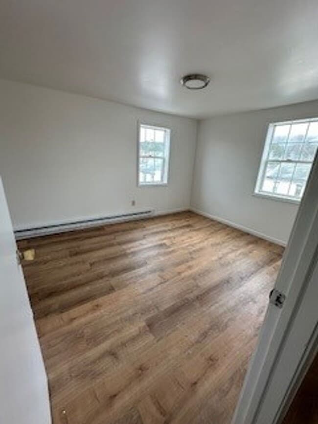 Building Photo - 20 Water St