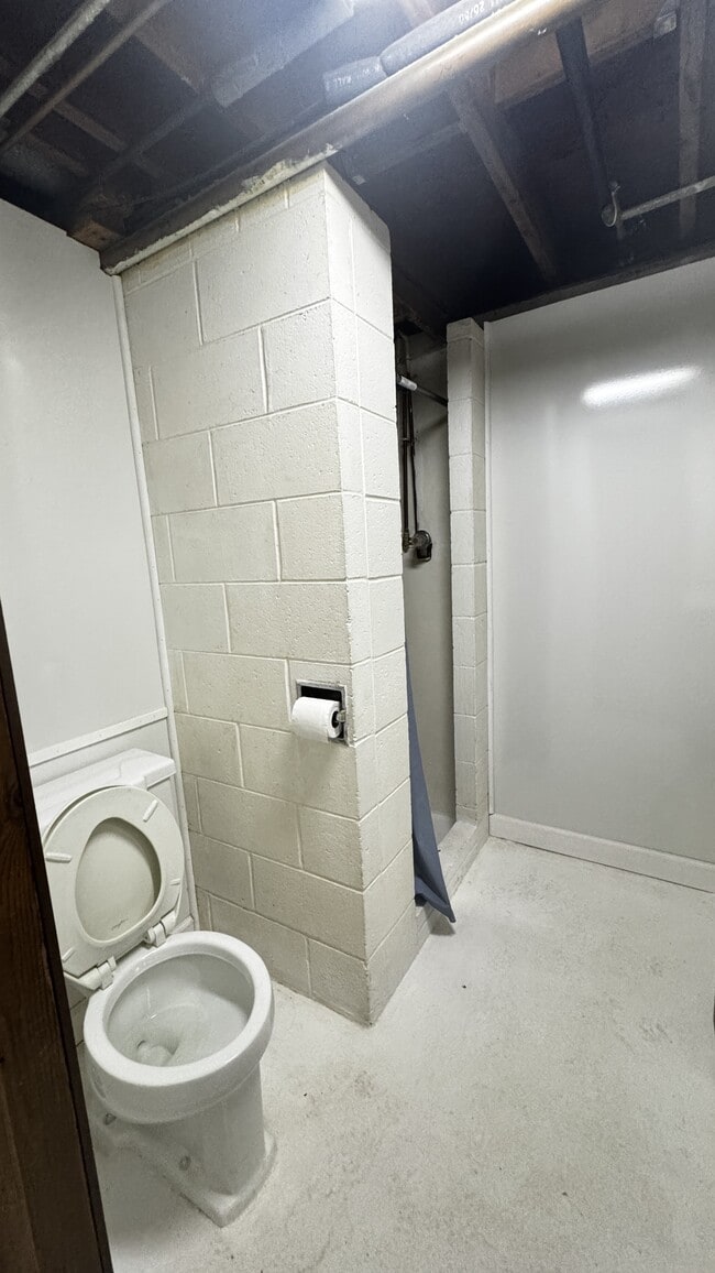 Building Photo - 3535 Robey Ave