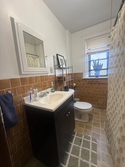 Building Photo - 743 Cambridge St