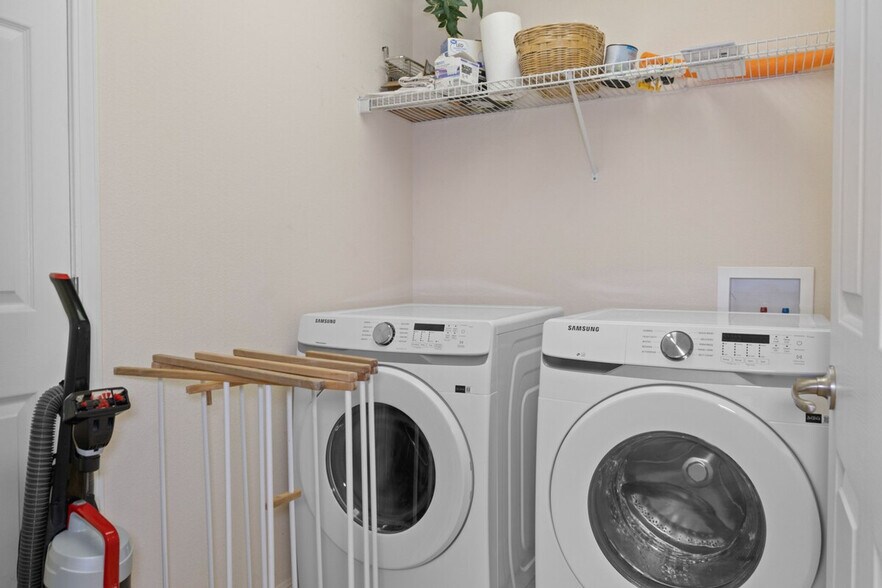 Building Photo - 4765 S Amstel Dr