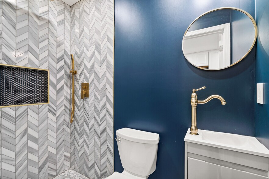 Bathroom 2 includes shower, toilet, vanity - 612 44th St NE