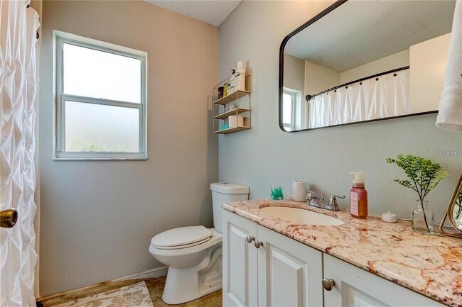 Building Photo - 6854 Circle Creek Dr