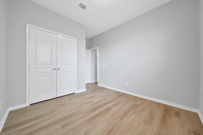 Building Photo - 2722 Skyview Silver Dr