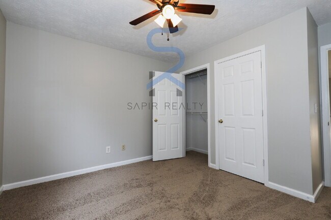 Building Photo - Move in before October 15th and get $100 O...