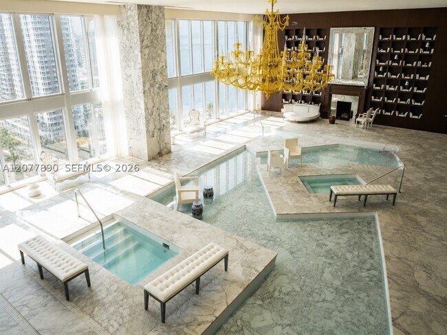 Building Photo - 495 Brickell Ave