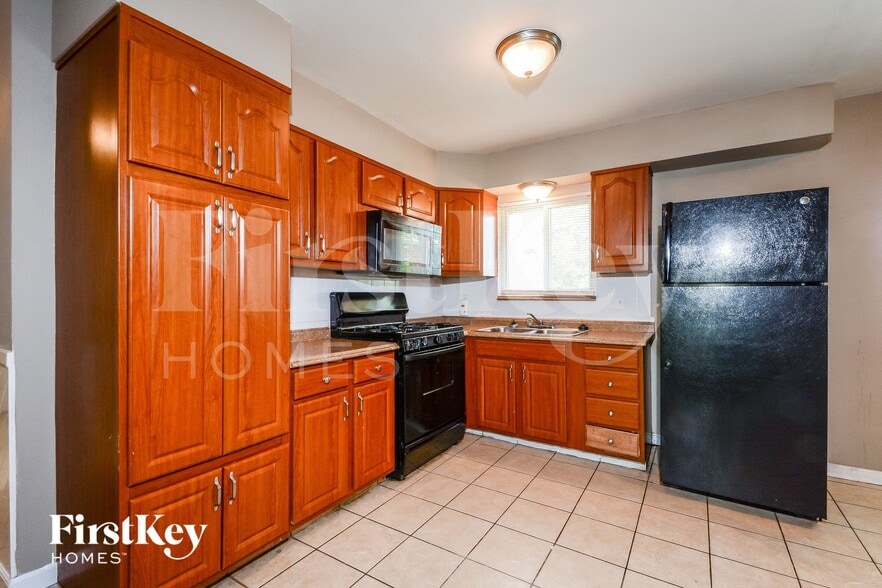 Building Photo - 712 Undercliff Dr