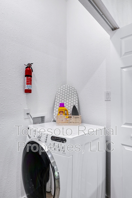 Building Photo - 226 Porter St