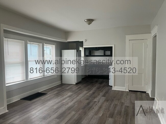 Building Photo - Independence Home on Fenced Lot!