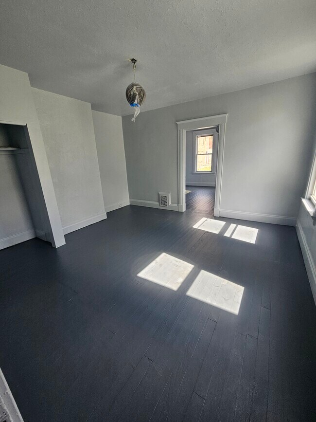 Building Photo - 703 Sedam St