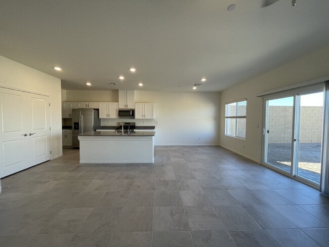 Building Photo - 4 BED 2.5 BATH 2 CAR GARAGE SINGLE FAMILY HOME IN CADENCE, HENDERSON w/ LARGE BACKYARD
