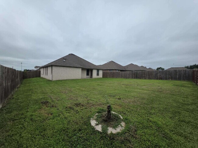 Building Photo - 1100 Gardenia St