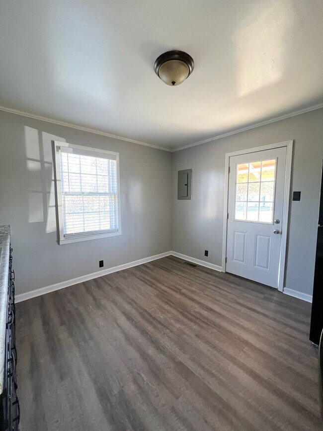 Building Photo - Move-In Specials Available! Single-Family ...