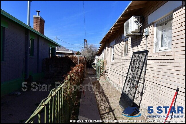 Building Photo - 3519 Douglas Ave