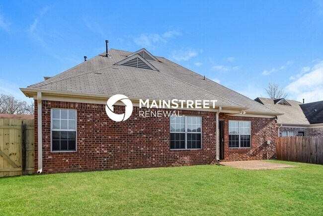 Building Photo - 3 Bedroom Pet-Friendly Home in Memphis, TN with Main Street Renewal