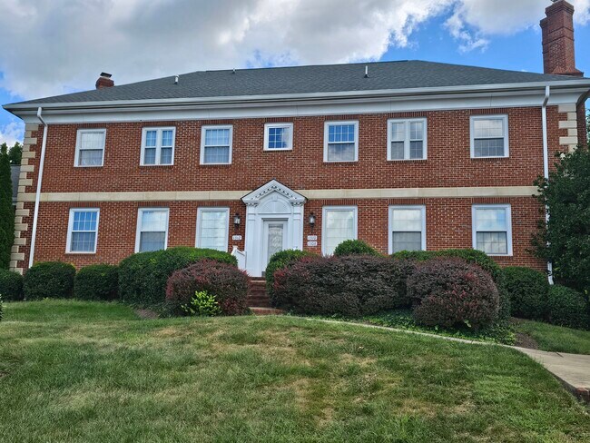 Building Photo - 1310 Ramseur Ln