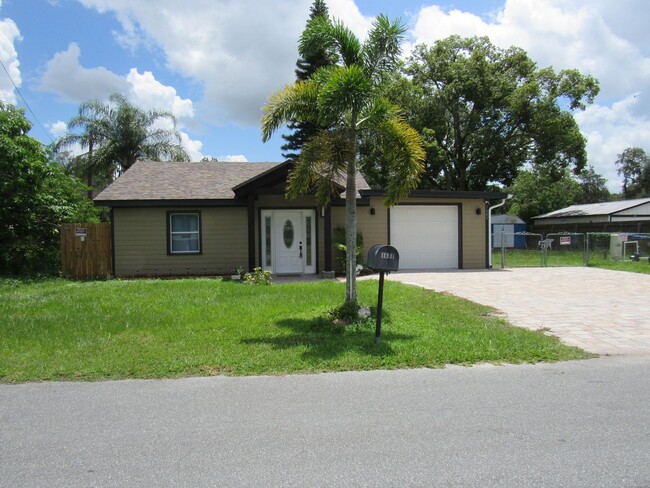 Building Photo - For Rent – Beautifully Remodeled 3 Bed, 2 ...