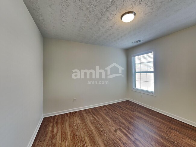 Building Photo - 643 Bartow Dr