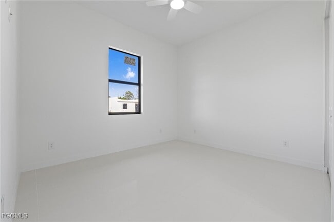 Building Photo - 3808 10th St SW