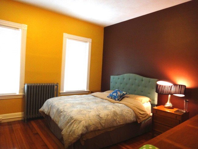 Primary Photo - 167 Leyden St