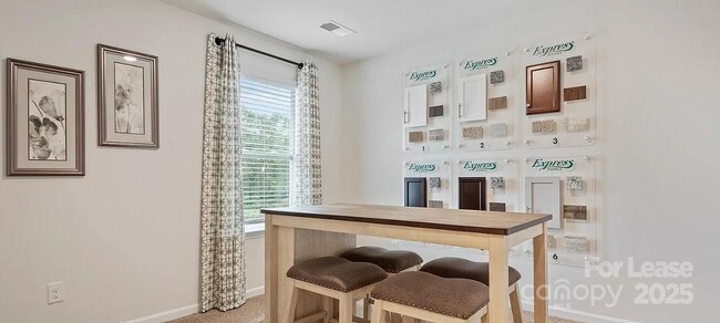 Building Photo - 2224 Lilium Dr