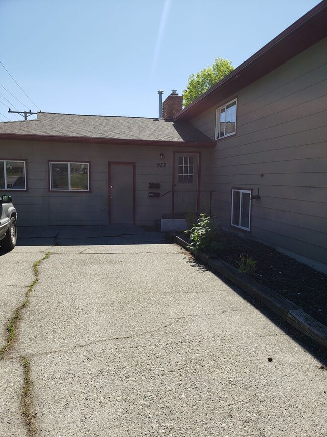 Building Photo - 526 N.11th Ave