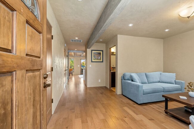 Building Photo - Gorgeous Furnished 2-Bed, 2-Bath Townhouse...