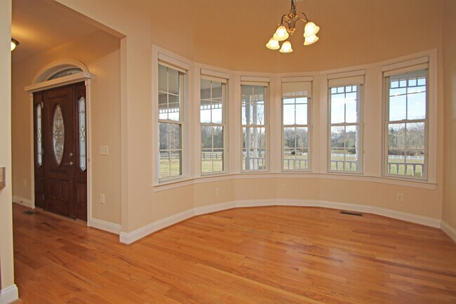 Building Photo - 17888 Mountain Valley Rd