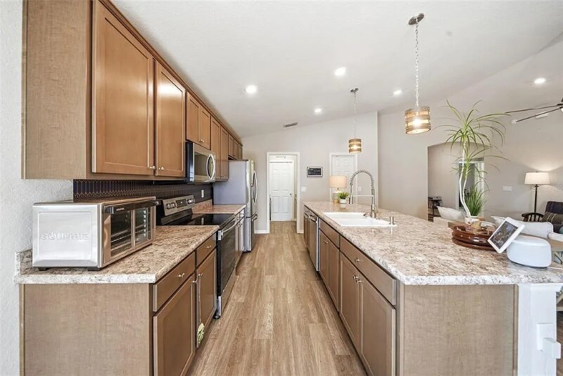 Building Photo - 883 Galloway St