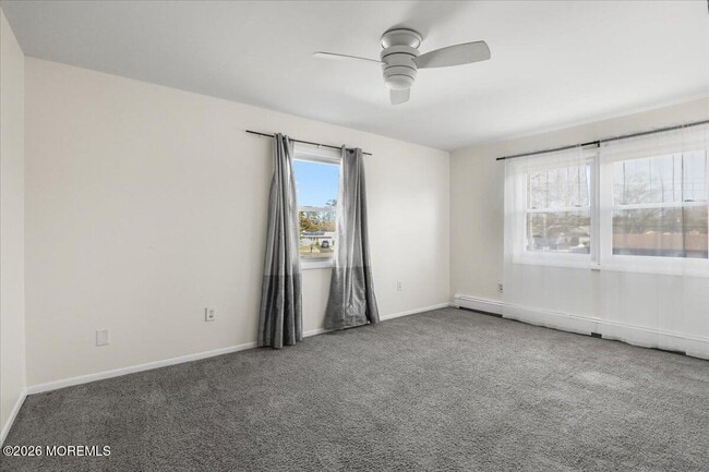 Building Photo - 247 Sprucewood Dr