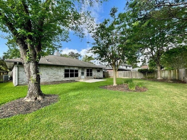 Building Photo - 2607 Old Oak Ln