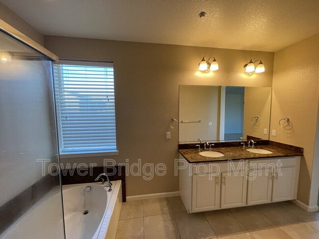 Building Photo - 5508 Copper Sunset Way