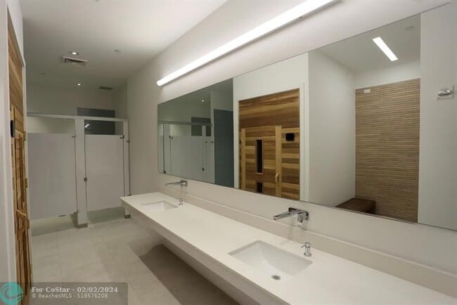 Building Photo - 1010 Seminole Dr