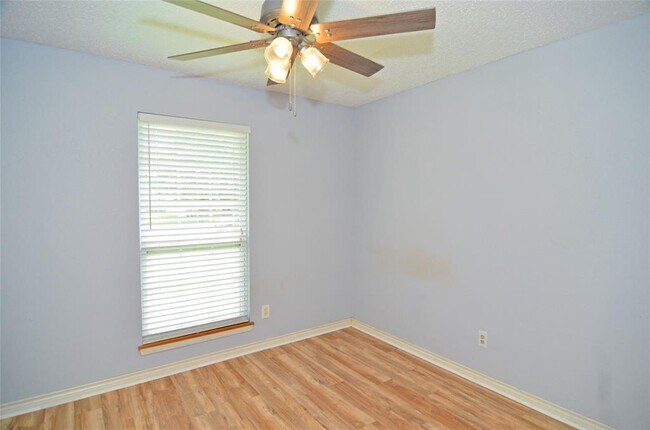 Building Photo - 11731 Bowie Dr