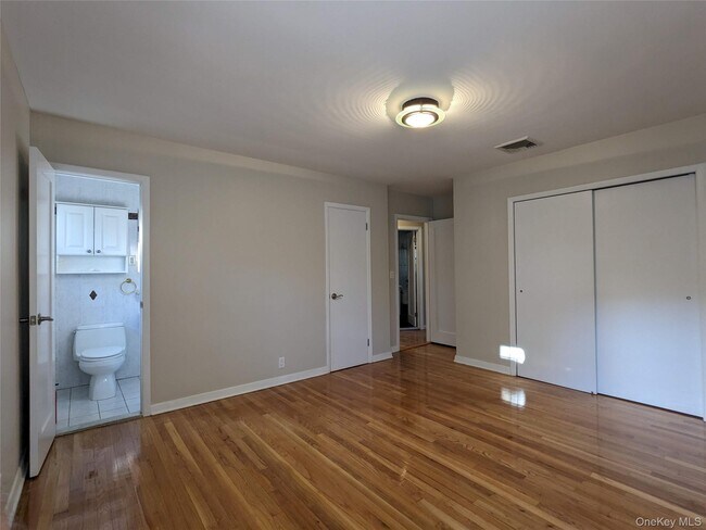 Building Photo - 251-16 Gaskell Rd