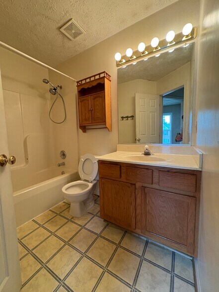 Building Photo - 10610 Boxmeer Ct