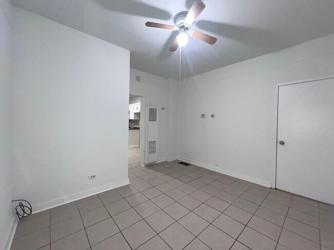 Building Photo - 8919 S Muskegon Ave