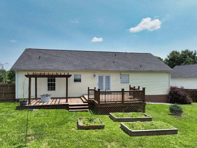 Building Photo - Show-Stopping Rental Home – A Rare Find wi...