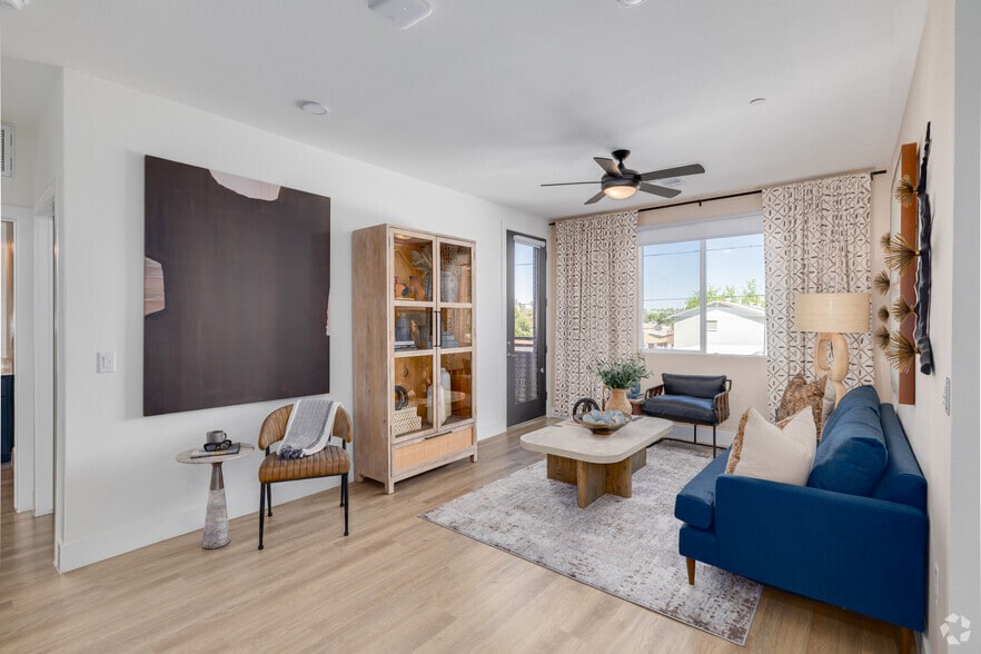 2BR, 2BA - 1,115SF - Living Room - Aura Uptown