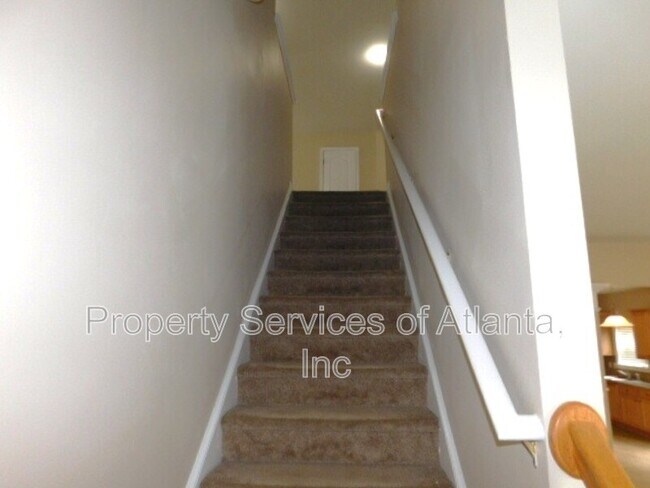 Building Photo - 3543 Aberdeen Way