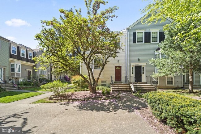 Building Photo - 2362 Hunters Square Ct