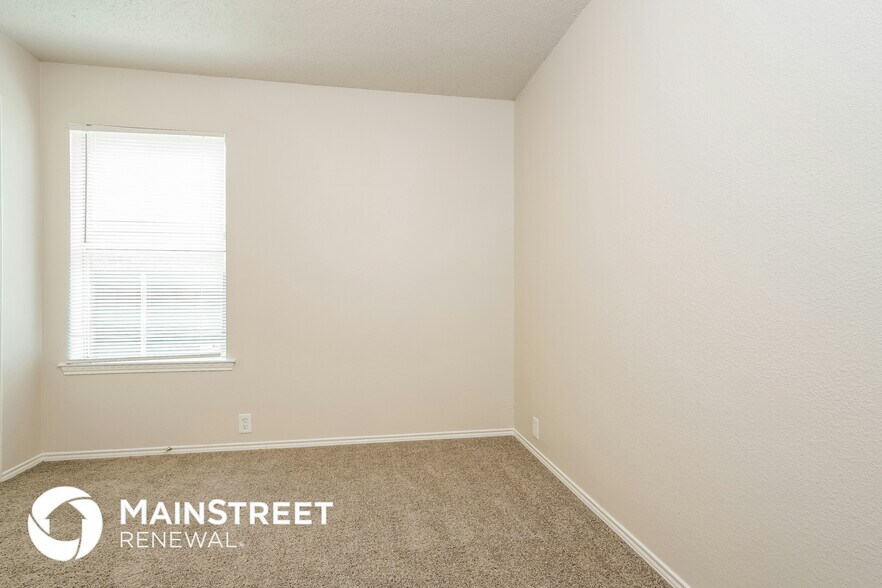 Building Photo - 111 Oakhurst Dr